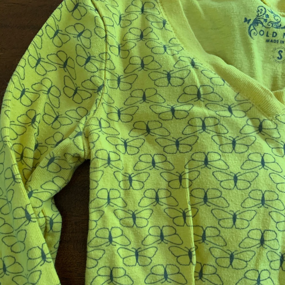 Old navy shirt